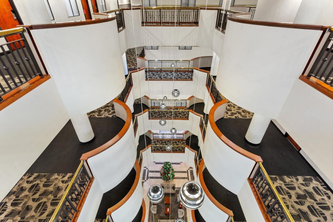 מלון ניו אורלינס Wyndham Garden Baronne Plaza מראה חיצוני תמונה