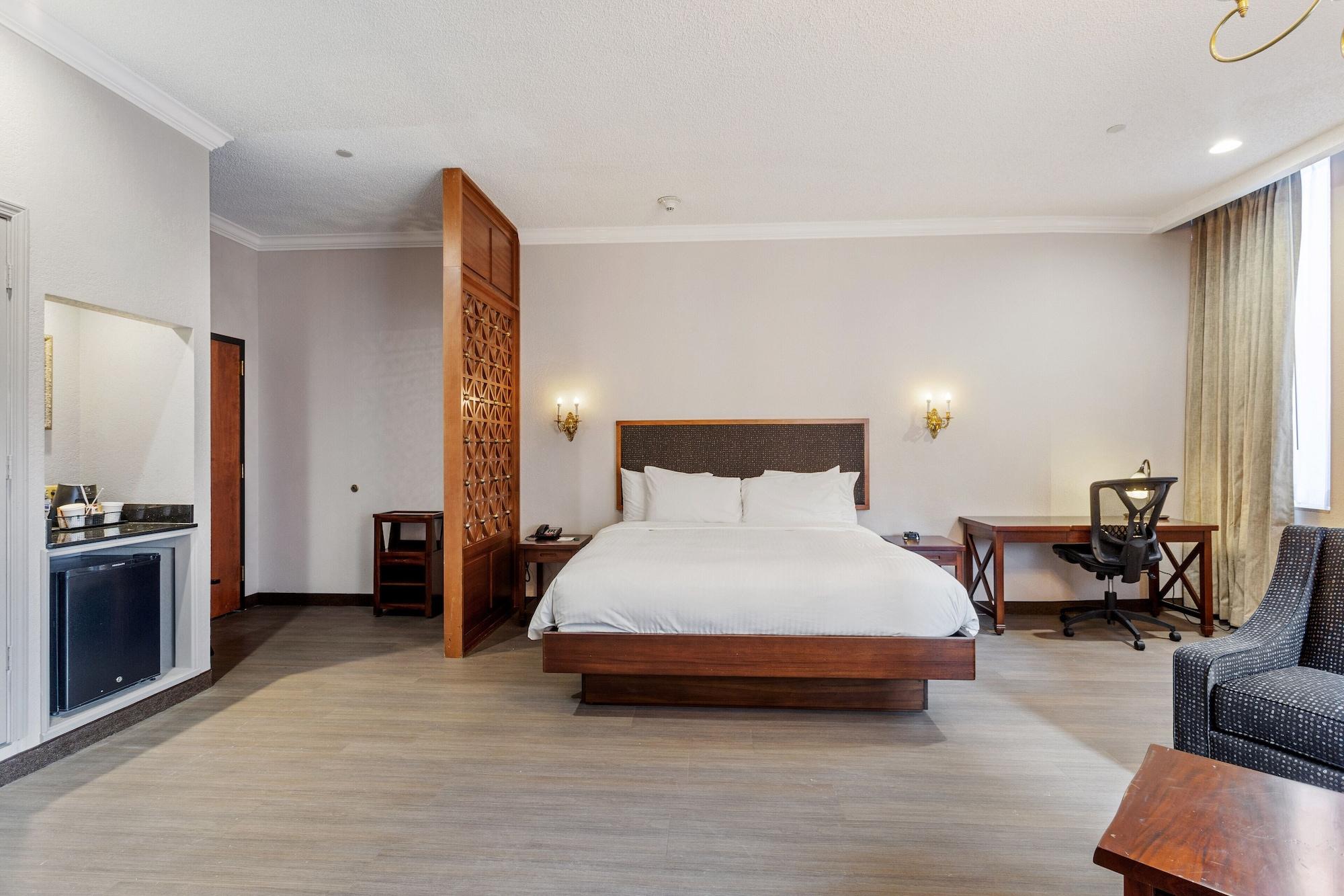 מלון ניו אורלינס Wyndham Garden Baronne Plaza מראה חיצוני תמונה