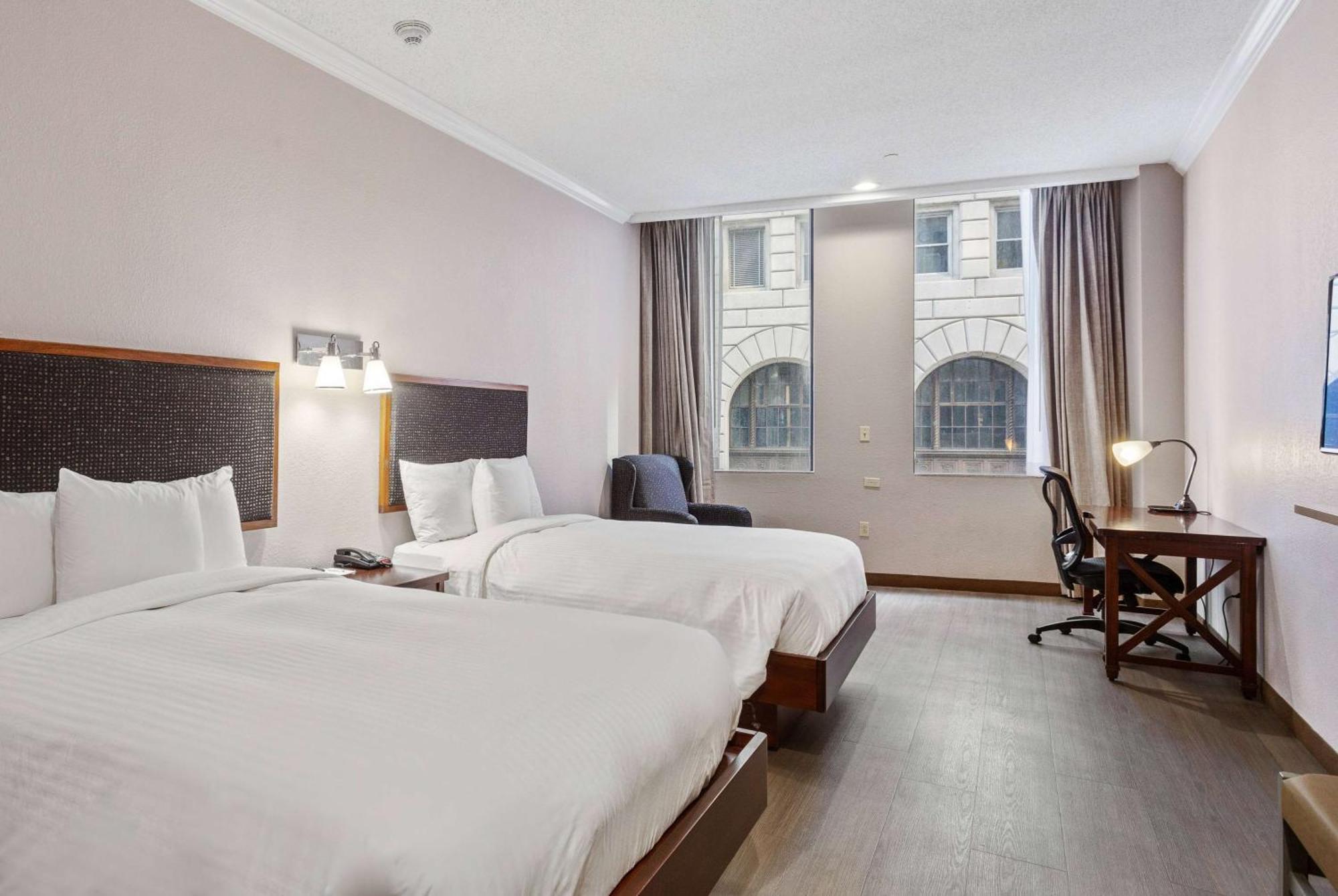 מלון ניו אורלינס Wyndham Garden Baronne Plaza מראה חיצוני תמונה
