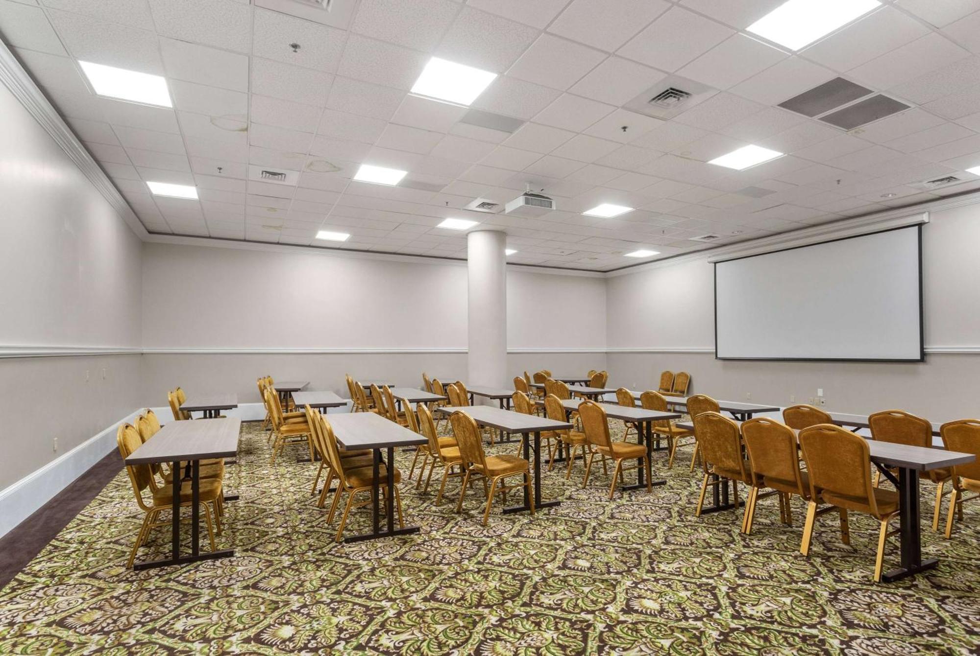 מלון ניו אורלינס Wyndham Garden Baronne Plaza מראה חיצוני תמונה